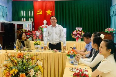 🌸 LỜI CẢM ƠN NGÀY 20/11 🌸       Nhân dịp kỷ niệm Ngày Nhà giáo Việt Nam 20/11, tập thể Trường Mầm non Hoa Sen xin được trân trọng cảm ơn đến các cấp lãnh đạo, các đơn vị, tổ chức đã quan tâm, gửi tặng những lẵng hoa tươi thắm và những món quà đầy ý nghĩa. Sự động viên và tình cảm trân quý ấy là nguồn khích lệ lớn lao để đội ngũ viên chức quản lý , giáo viên, nhân viên nhà trường tiếp tục nỗ lực, đoàn kết và không ngừng đổi mới, nâng cao chất lượng nuôi dưỡng, chăm sóc,  giáo dục trẻ. Trân trọng cảm ơn: 🌼 Đảng uỷ-HĐND-UBND-UBMTTQVN xã Tư Nghĩa 🌼 Tiểu đội dân quân thường trực xã Tư Nghĩa  🌼 Ngân hàng Agribank 🌼 Ngân hàng BIDV 🌼 Trung tâm Ngoại ngữ Global Kids 🌼 Trung tâm Ngoại ngữ AEA 🌼  Trung tâm nghệ thuật Nguyệt Lê 🌼  Các cô giáo nguyên là CBQL, giáo viên, nhân viên Trường Mầm non Hoa Sen 🌼  Hội rễ Trường Mầm non Hoa Sen       Một lần nữa, xin gửi lời tri ân chân thành đến quý lãnh đạo và các đơn vị đã dành sự quan tâm đặc biệt cho nhà trường.     🌻Xin kính chúc quý lãnh đạo Đảng uỷ-HĐND-UBND-UBMTTQVN xã Tư Nghĩa luôn dồi dào sức khỏe và tiếp tục dẫn dắt địa phương ngày càng phát triển vững mạnh.”      💐 Chúc quý cơ quan luôn mạnh mẽ  và phát triển.      🌻Chúc toàn thể quý thầy cô và những đồng nghiệp thật nhiều sức khỏe, hạnh phúc và thành công. Trân trọng! ✨ Tập thể Trường Mầm non Hoa Sen ✨